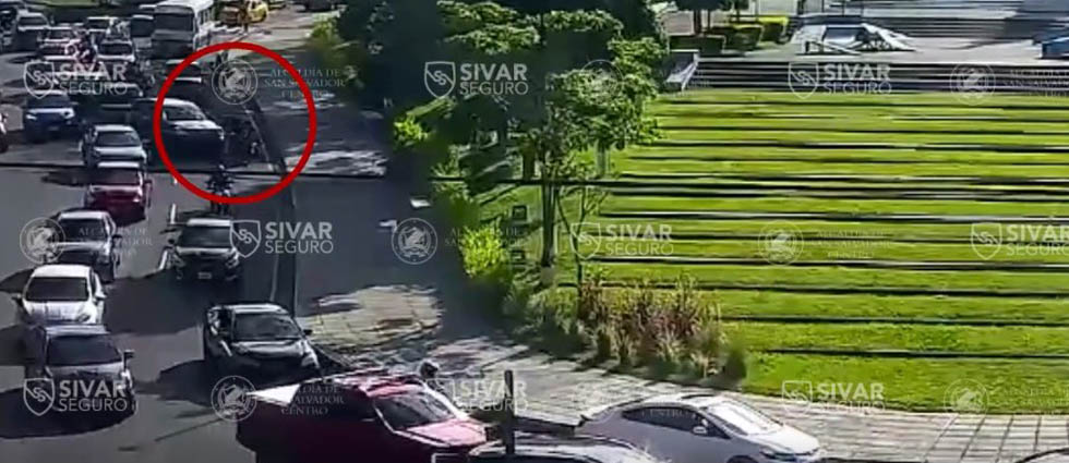 Sívar Seguro capta otro siniestro vial en la capital ¿Quién fue el responsable?