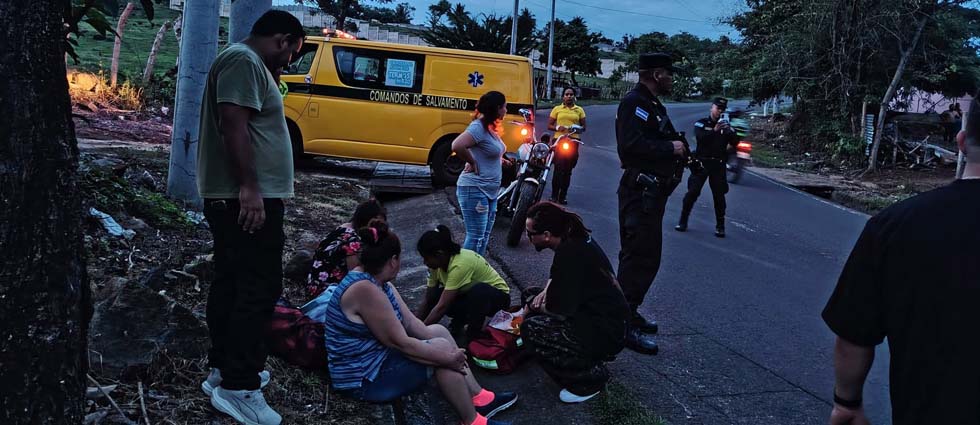 Motociclista arrolla a dos mujeres en La Libertad