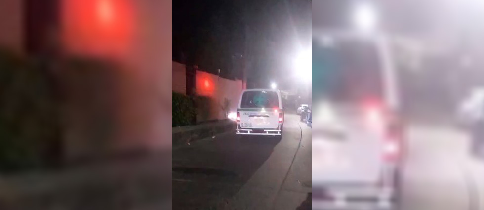 Motociclista resulta lesionado tras impactar contra autos estacionados en Soyapango