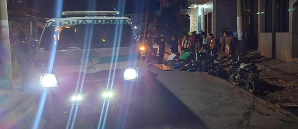 Motociclistas resultan lesionados tras chocar entre sí en Cabañas
