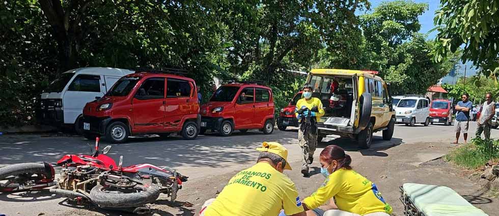 Hombre sufre múltiples lesiones tras fuerte siniestro vial en Nejapa