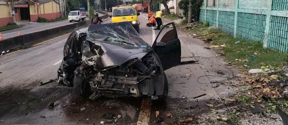 Hombre sobrevive de milagro tras fuerte choque e incendio de auto en la Troncal del Norte