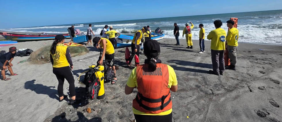 Buzos de Comandos continúan búsqueda de persona reportada como desaparecida desde el domingo