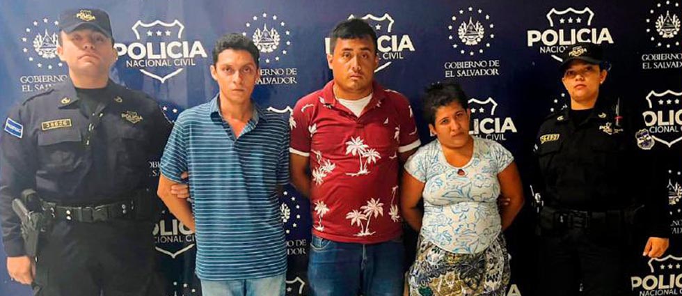 Detienen a vendedores que se fueron a los golpes tras discusión por el espacio del negocio en San Miguel