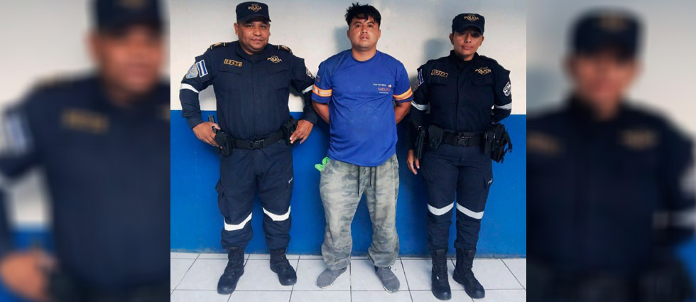 Arrestan a motociclista que arrolló a un anciano, quien perdió la vida, y luego se dio a la fuga en San Salvador