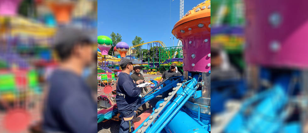 Protección Civil Municipal inspecciona juegos mecánicos instalados en Sívarland
