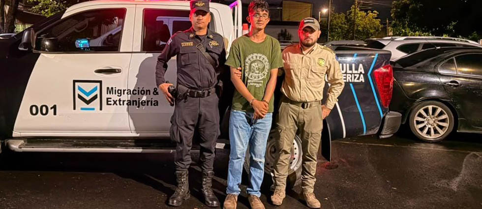 Capturan a extranjero tras agredir a ‘TNT’ en el Centro Histórico de San Salvador
