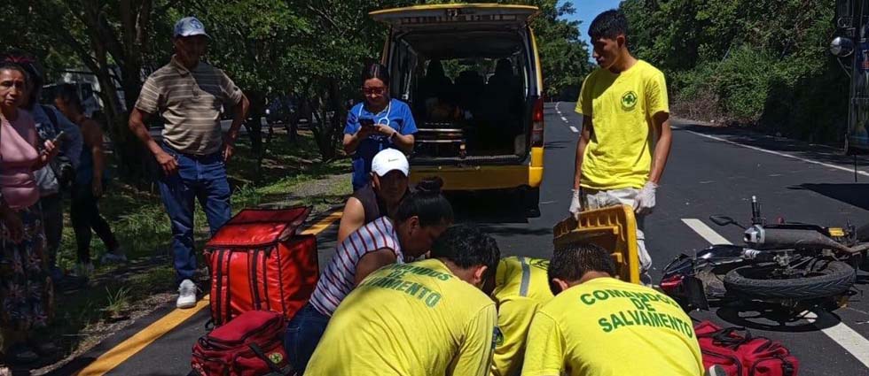 Hombre sufre fractura y otras lesiones tras fuerte choque en la carretera Panamericana
