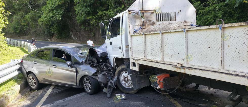Hombre acaba en el hospital tras un fortísimo choque en Juayúa