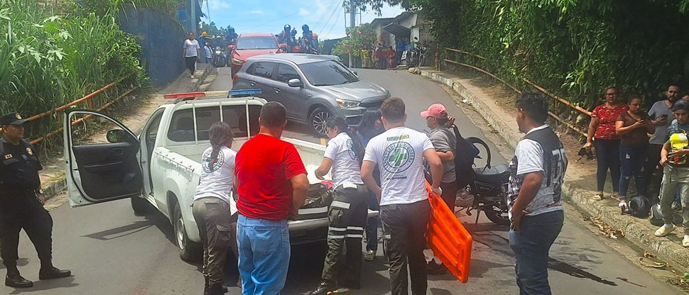 Tres lesionados deja choque entre dos motocicletas en Lourdes Colón