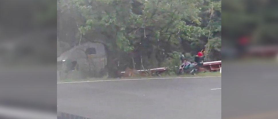 Conductor de rastra pierde el control y se accidenta en San Vicente