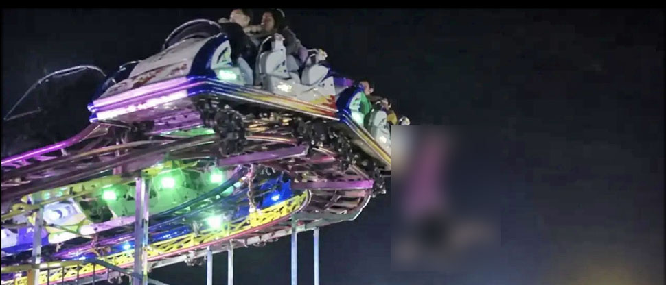 Mujer sale expulsada de un juego mecánico en plena feria de Guayaquil, Ecuador