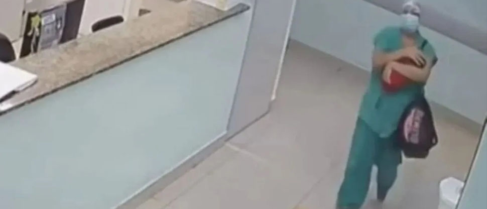 Brasil: enfermera intentó raptar a una recién nacida dentro de un bolso negro