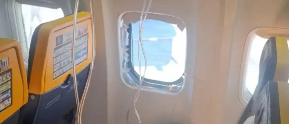 Mujer salva a su esposo de ser expulsado por ventana de avión durante vuelo en Alemania