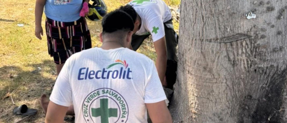 Auxilian a motociclista que resultó lesionado tras accidentarse en Usulután