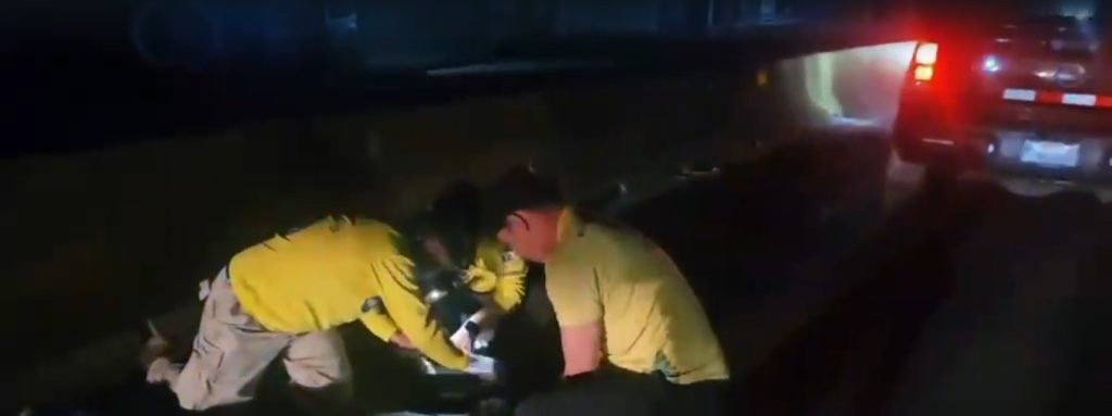 Auxilian a persona atropellada en la carretera al puerto de Acajutla