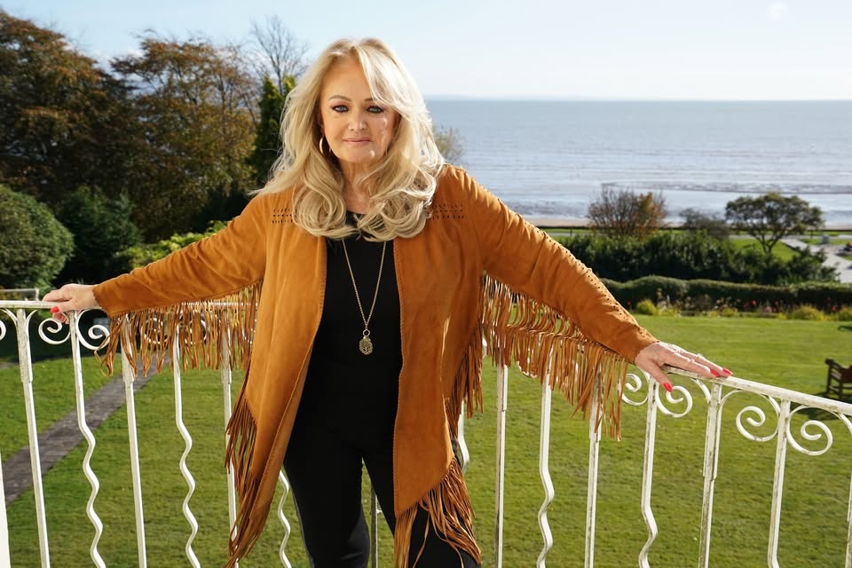 Bonnie Tyler, famosa por cantar Eclipse total del corazón, falleció a los 75 años