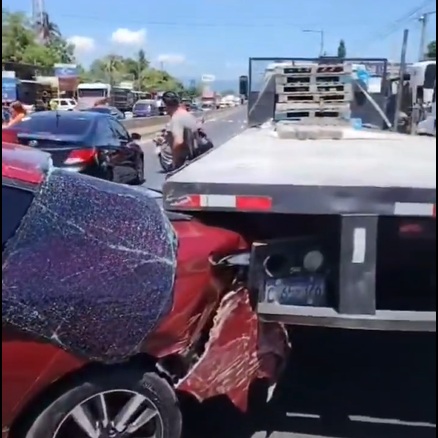 Registran choque múltiple en la carretera Panamericana Oeste, Quezaltepeque