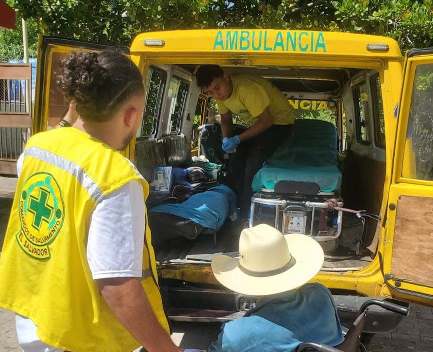 Vaca golpea a hombre provocando una fractura expuesta en el tiangue de Dolores, Cabañas
