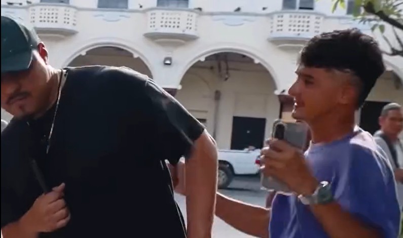 VIDEO: joven golpea a artista del grafiti conocido como TNT