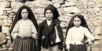 Un día como hoy en 1917 tres niños del pueblo de Fátima, Portugal, vieron a la virgen María