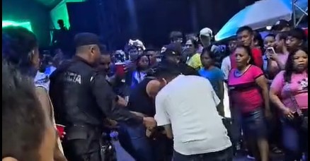 INTOLERANCIA: mujeres protagonizan batalla campal de carnaval de Chilanga, Morazán