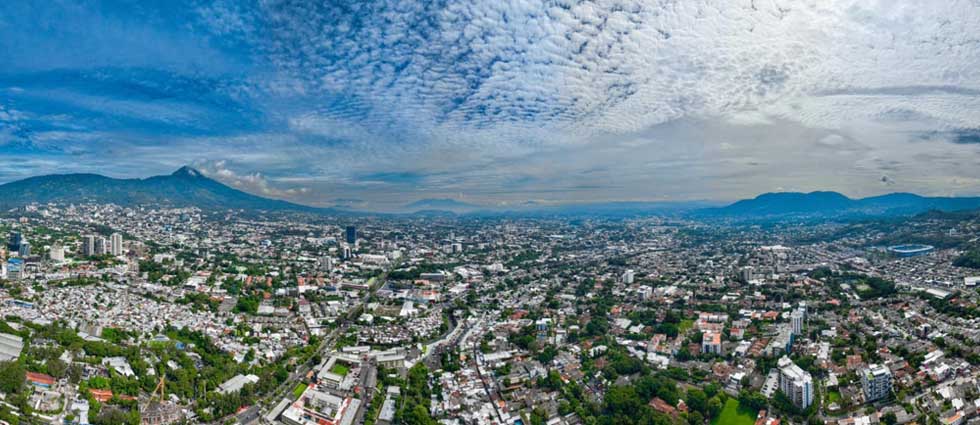 Pronostican un martes con ambiente muy caluroso y probabilidad de lluvias en El Salvador