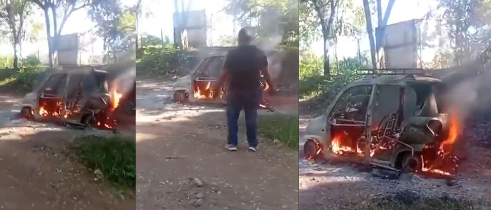 Incendio consume vehículo en Ahuachapán Norte
