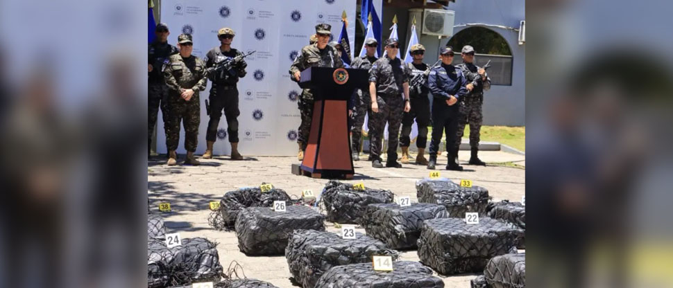 Autoridades de seguridad brindan detalles de la incautación de droga en aguas profundas