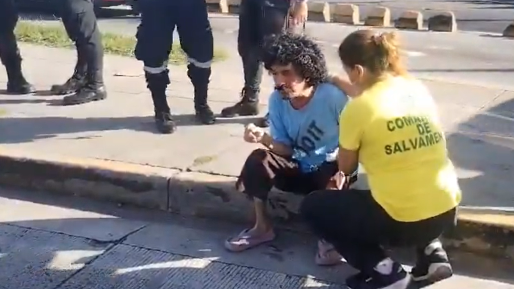 Atienden a esposo de mujer atropellada tras presentar crisis hipertensiva
