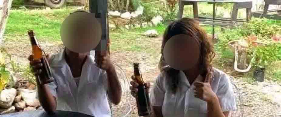 HONDURAS: 3 estudiantes prefieren no ir a clases y se van a tomar cervezas