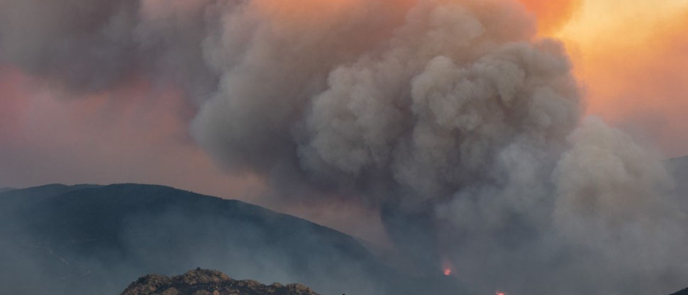 Un incendio en Francia obliga a modificar el Tour y evacuar a 10,000 personas