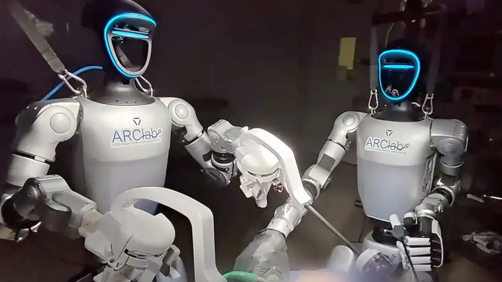 Robots humanoides realizan por primera vez cirugía laparoscópica