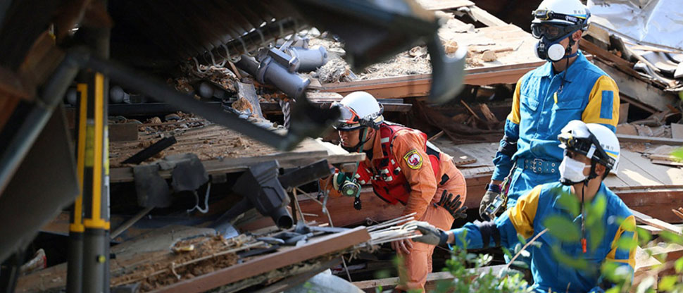 Clima extremo dificulta rescates por sismo en Japón
