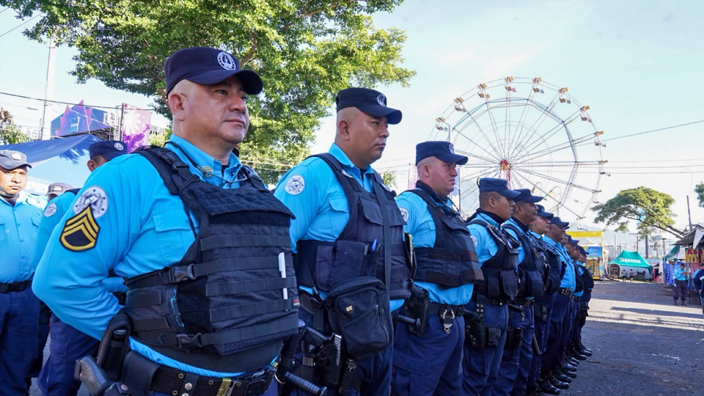 Más de 200 elementos del CAM son desplegados en el parque de diversiones SivarLand