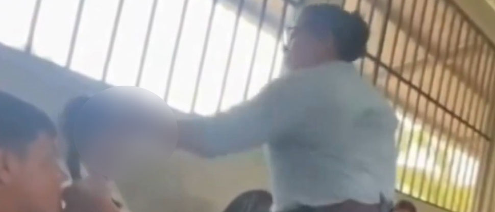 Honduras: viralizan vídeo de una maestra agrediendo a dos estudiantes