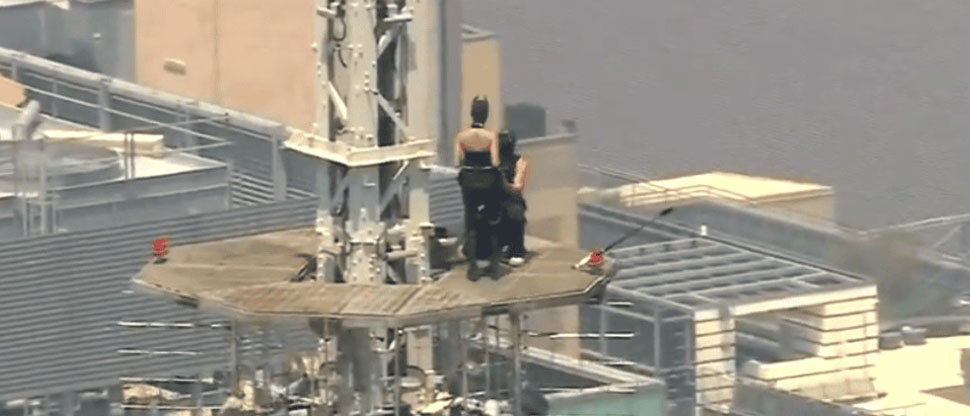 Pareja se compromete en la cima del Empire State y fueron arrestados tras la hazaña