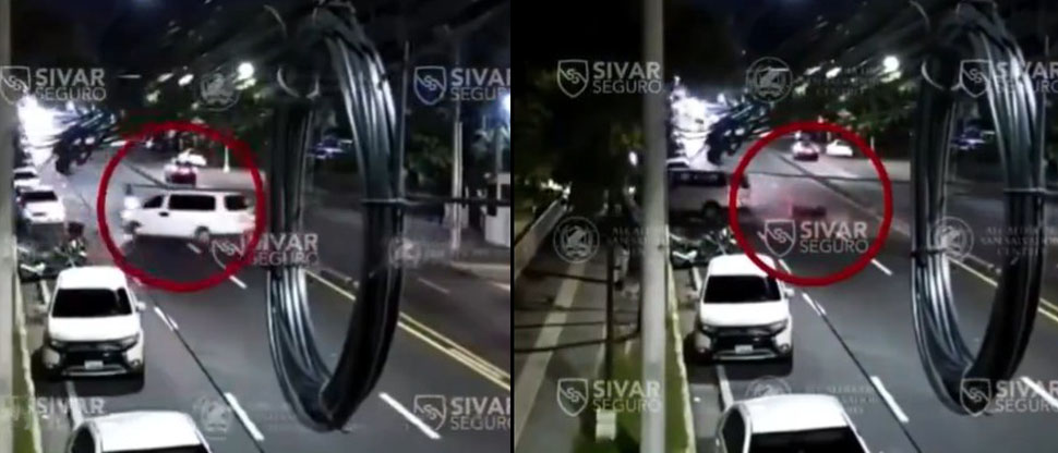 Conductor arrolla a motociclista tras perder el control de la unidad en San Salvador