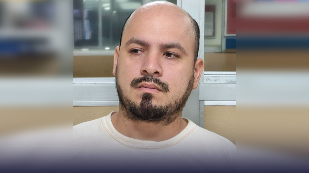Va preso sujeto que manejaba ebrio y provocó un fuerte accidente vial en Santa Ana