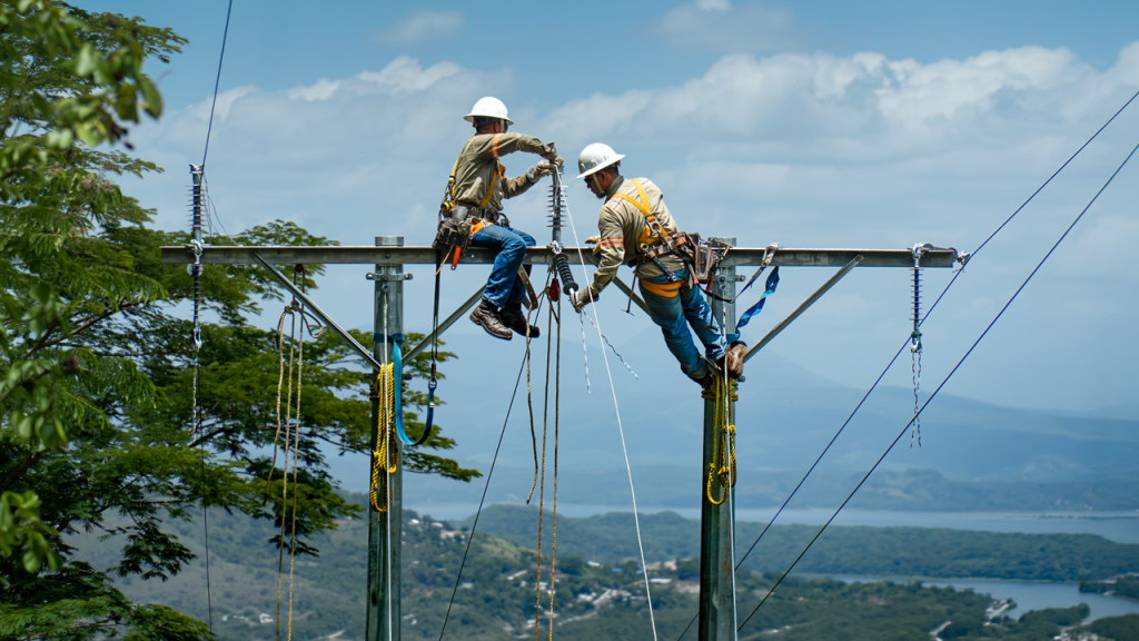 Modernizan red eléctrica en la zona occidental del país