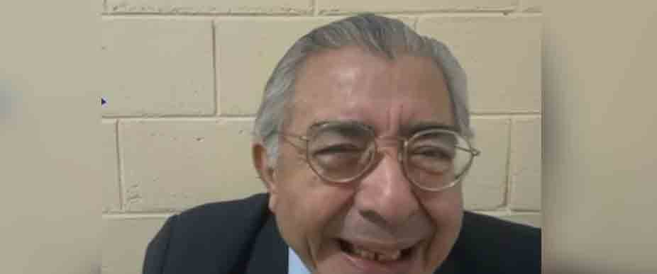 Analista político Ronal Umaña afirma que votará por el candidato del FMLN: “Ante Bukele, voto por cualquiera”