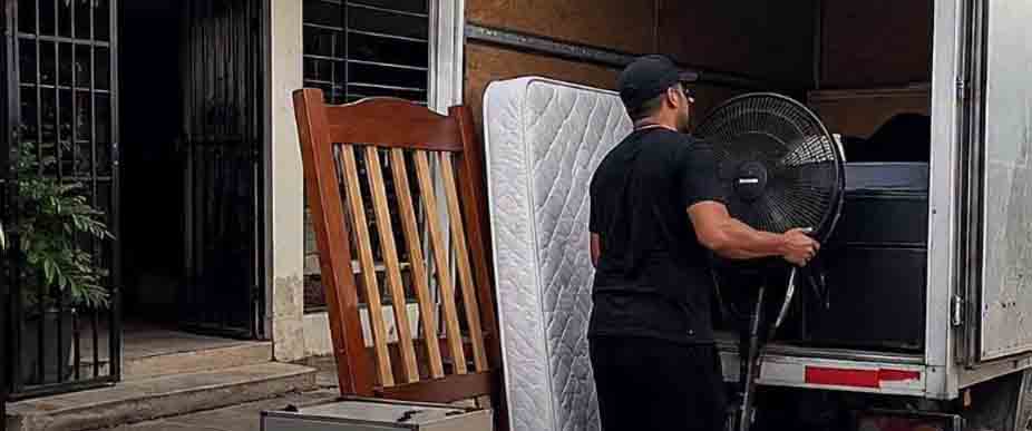 Hombre se vuelve viral porque terminó con su pareja y se lleva «el ventilador»