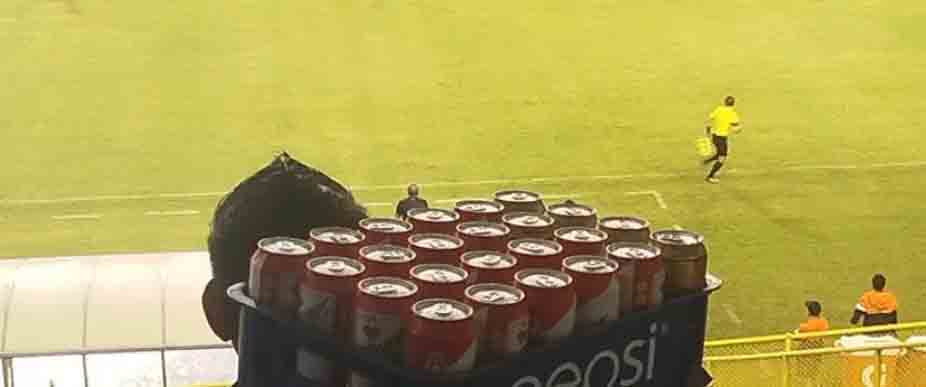 La cerveza regresa a los partidos de fútbol y solo se venderá antes que inicie el segundo tiempo