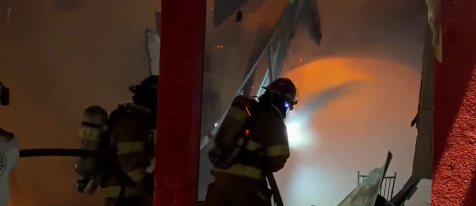 Voraz incendio estructural consume el Mercado Municipal de Armenia, Sonsonate