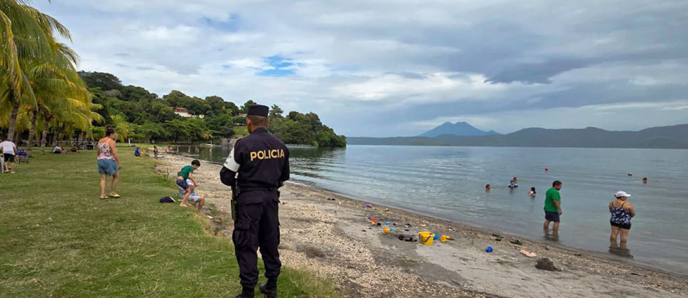 POLITUR mantiene presencia en parque recreativo Apulo garantizando seguridad de visitantes