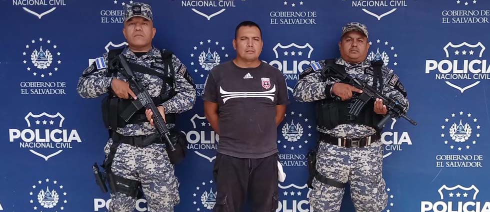Sujeto acaba con la vida de su vecina y se entrega en Santa Ana: «Al no ser correspondido decidió quitarle la vida»
