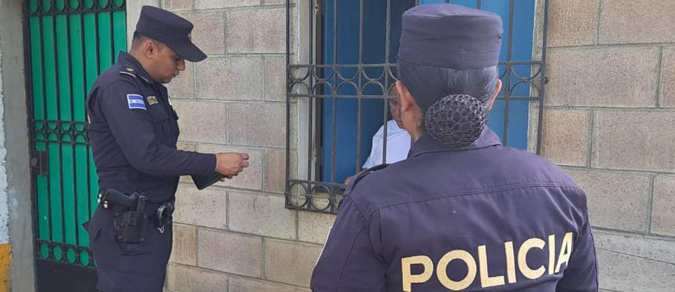 PNC continúa verificando legalidad de viviendas habitadas
