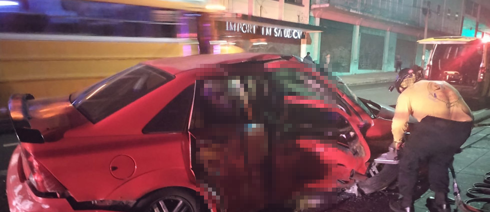 Hombre pierde la vida tras fuerte choque en San Salvador esta madrugada de lunes