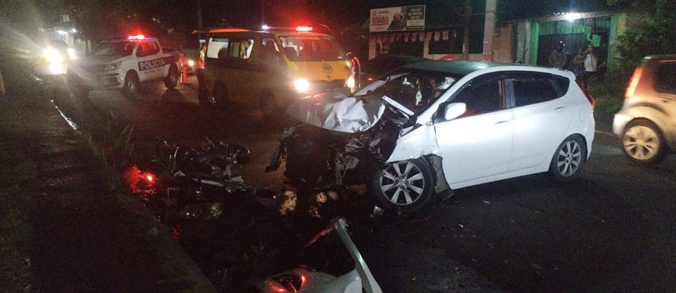 Cuatro lesionados tras fuerte choque sobre calle a Mariona