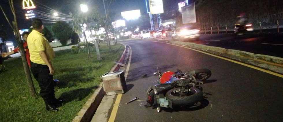 Hombre resulta lesionado tras accidentarse sobre el bulevar Los Próceres